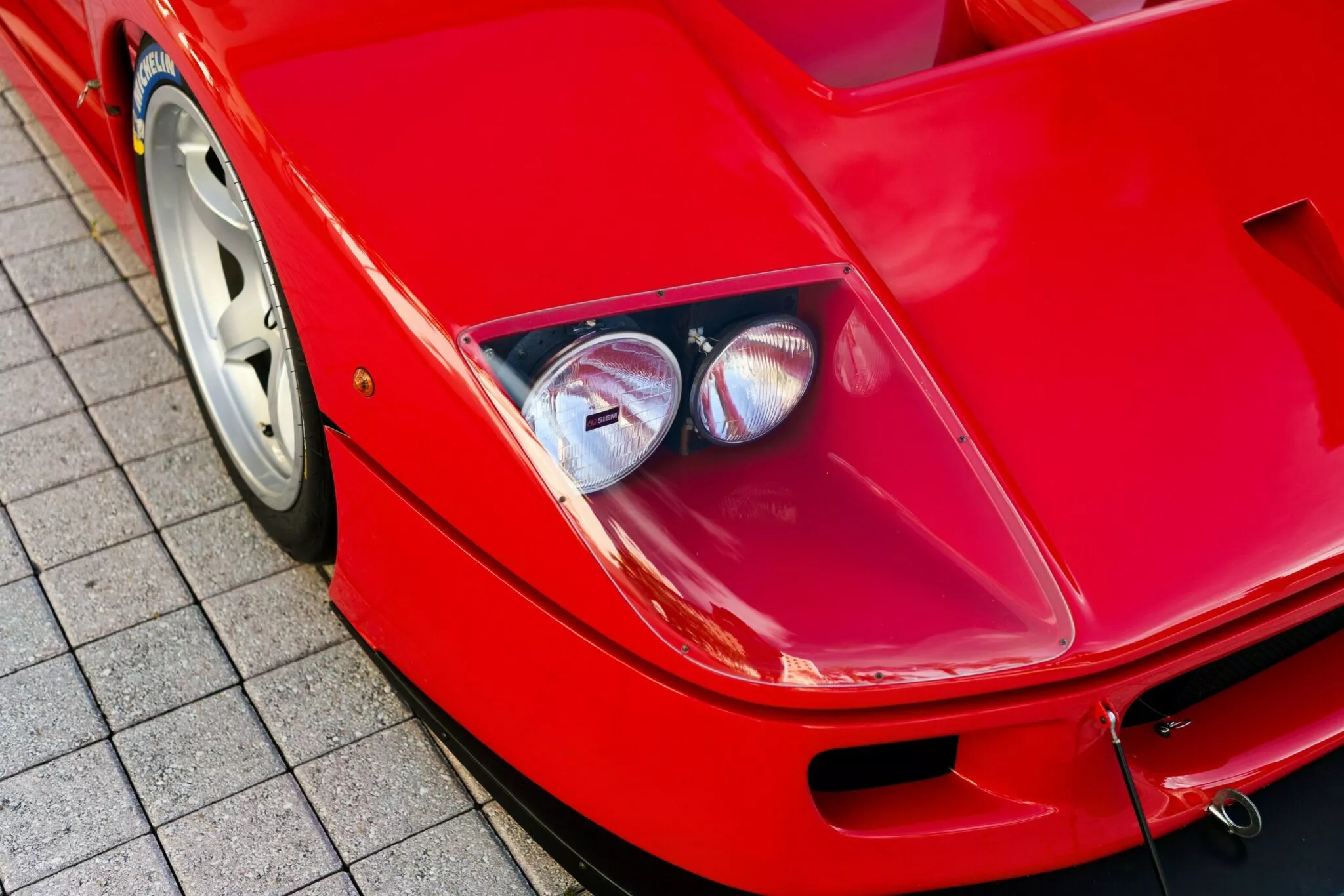 فيراري F40 LM.. أسطورة السباقات النادرة تتجه إلى المزاد فيراري F40 LM.. أسطورة السباقات النادرة تتجه إلى المزاد 16