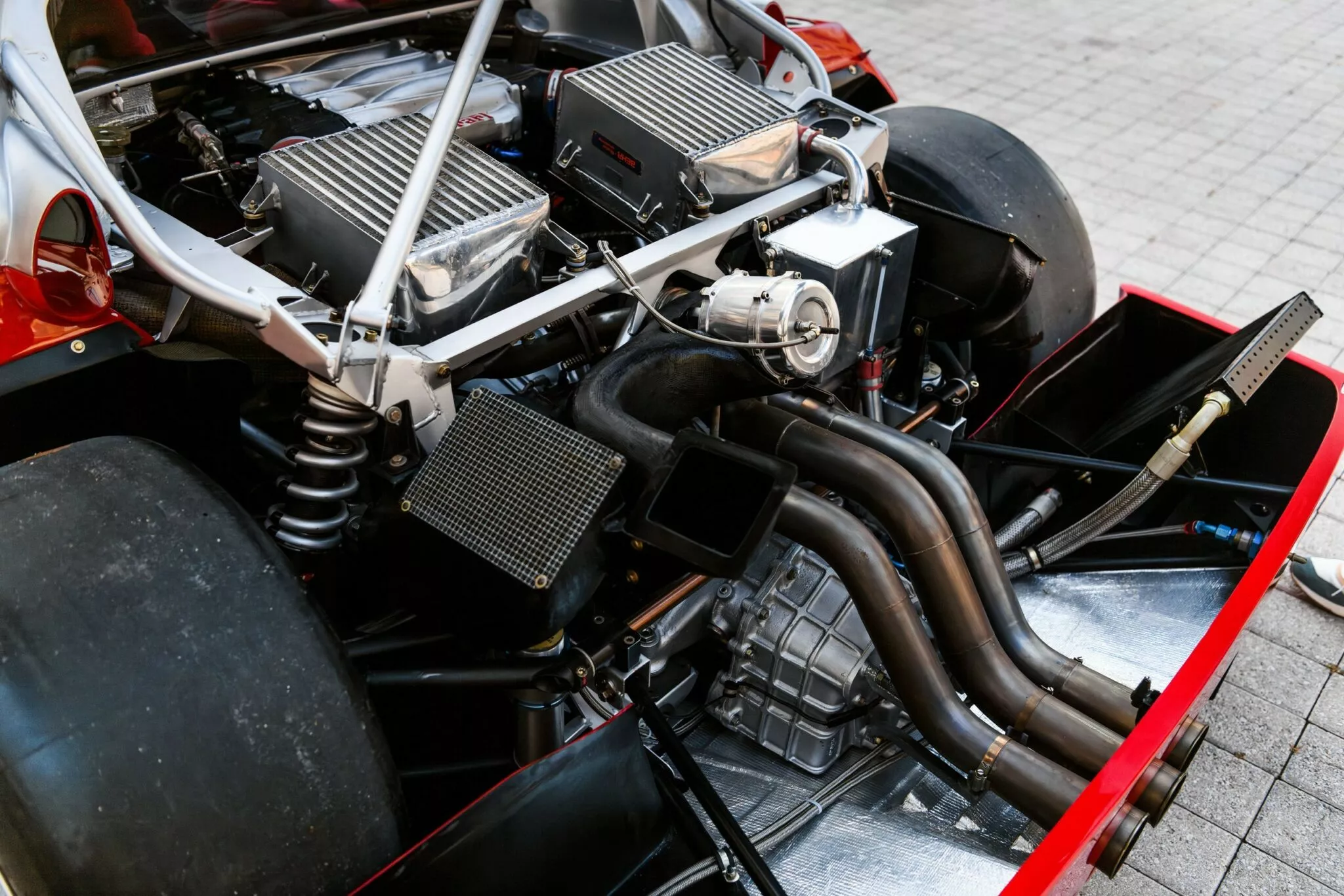 فيراري F40 LM.. أسطورة السباقات النادرة تتجه إلى المزاد فيراري F40 LM.. أسطورة السباقات النادرة تتجه إلى المزاد 26