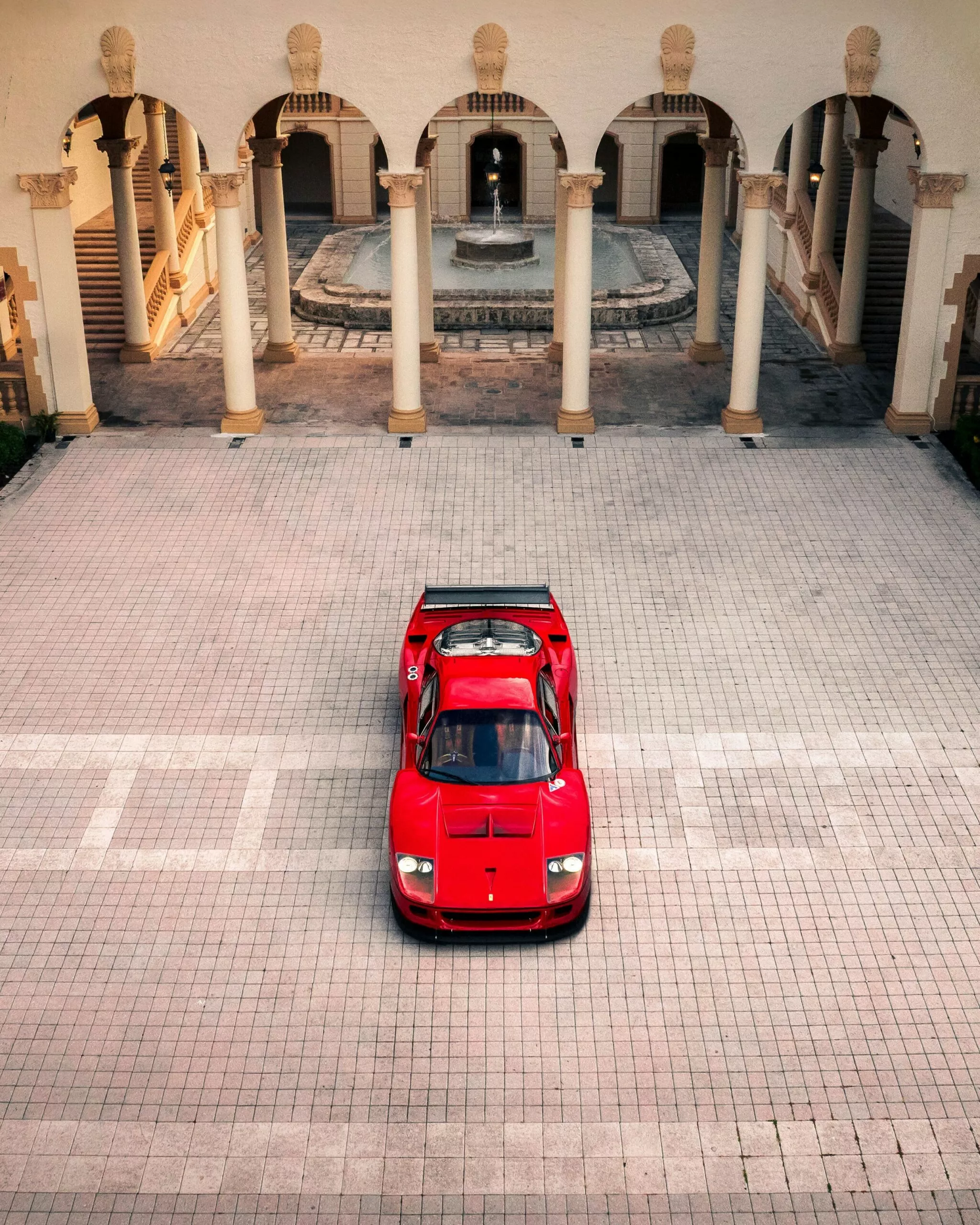 فيراري F40 LM.. أسطورة السباقات النادرة تتجه إلى المزاد فيراري F40 LM.. أسطورة السباقات النادرة تتجه إلى المزاد 6