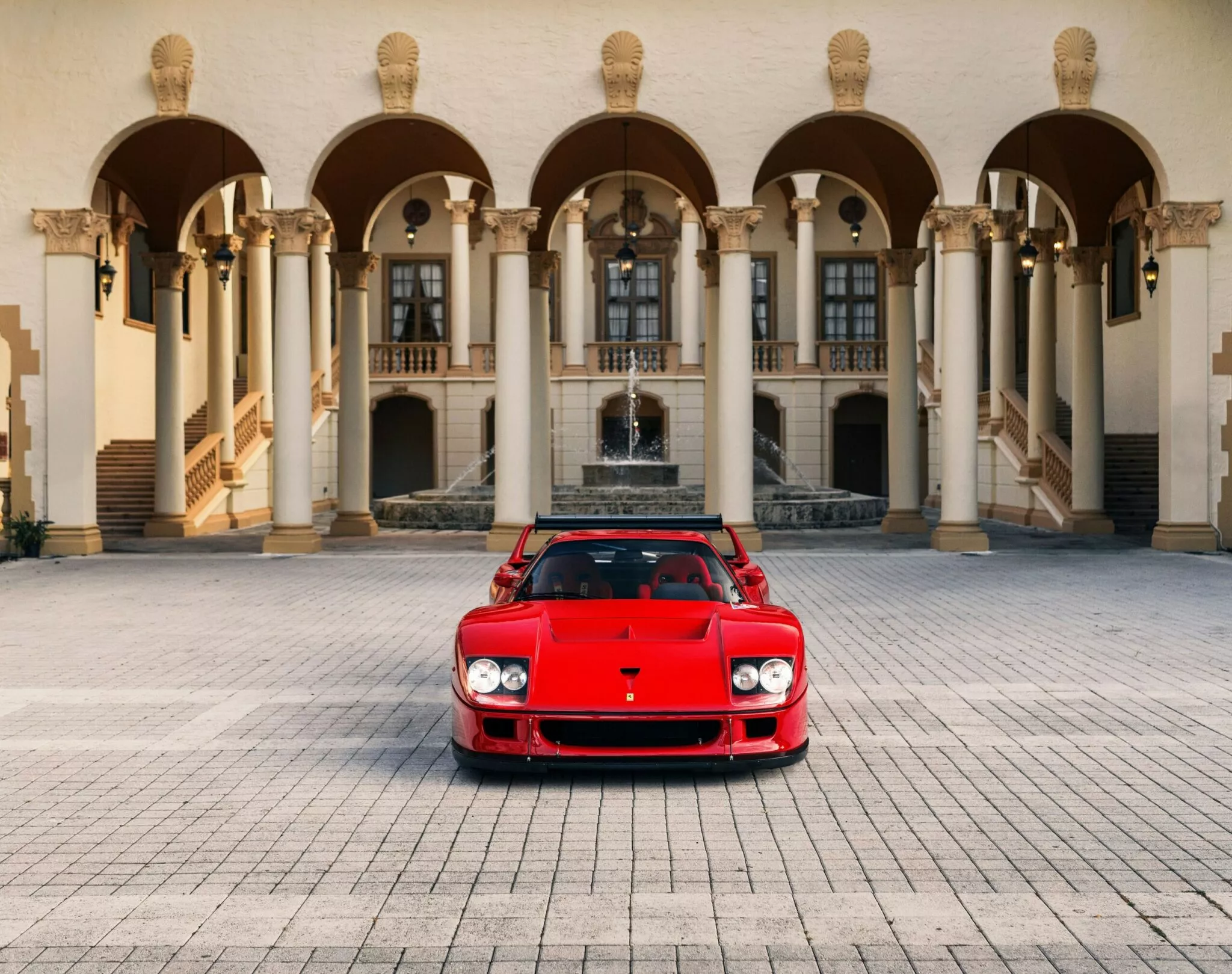 فيراري F40 LM.. أسطورة السباقات النادرة تتجه إلى المزاد فيراري F40 LM.. أسطورة السباقات النادرة تتجه إلى المزاد 8