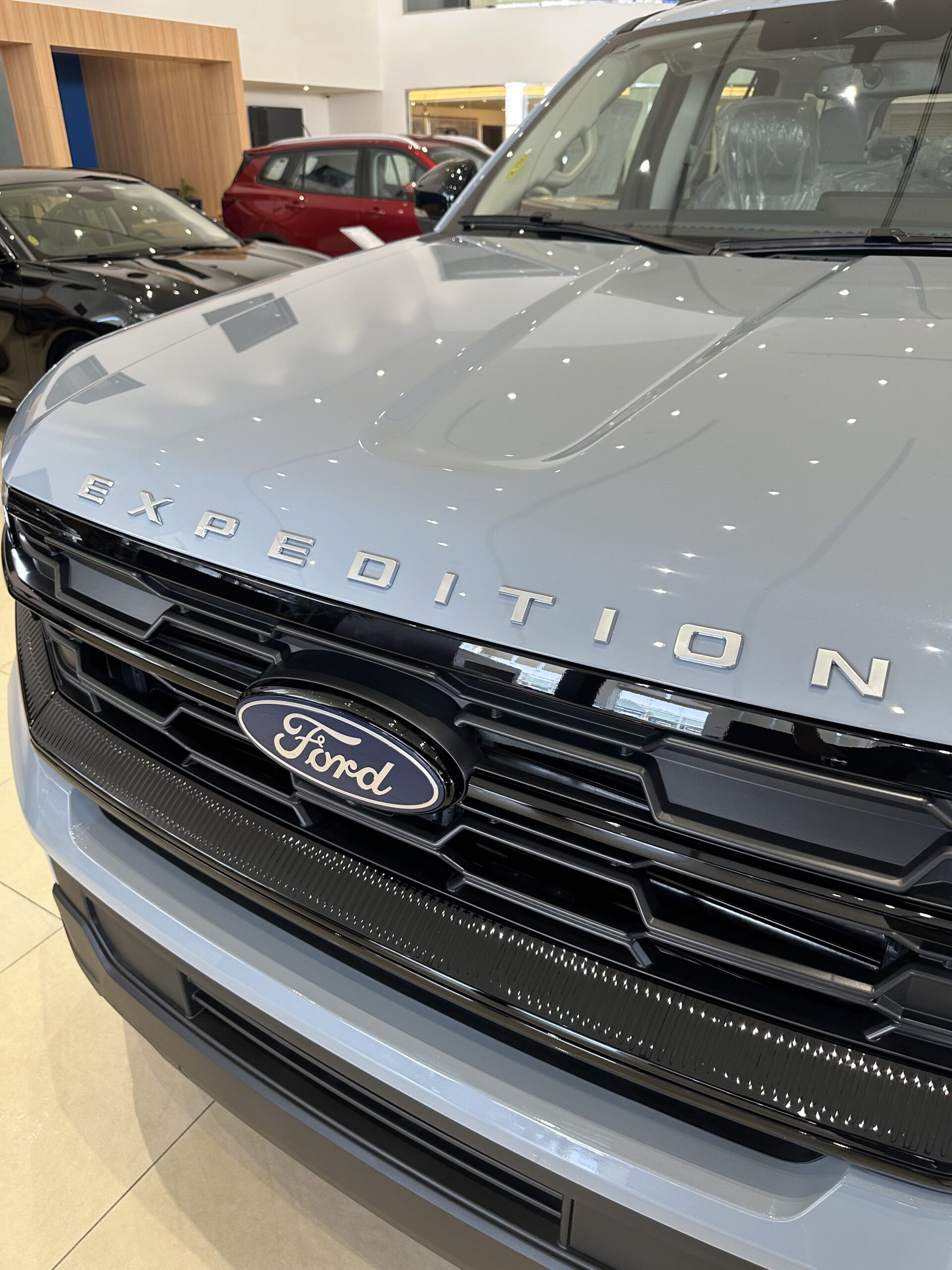 شرح سريع على فورد اكسبيديشن 2025 في السعودية.. وعرض مواصفات الفئات 7