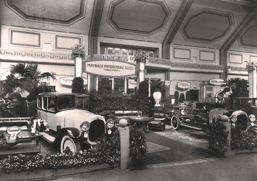 مايباخ 62 قصر ألماني فاخر يسير على عجلات.. وحكايات في عالم السيارات مايباخ 62 قصر ألماني فاخر يسير على عجلات