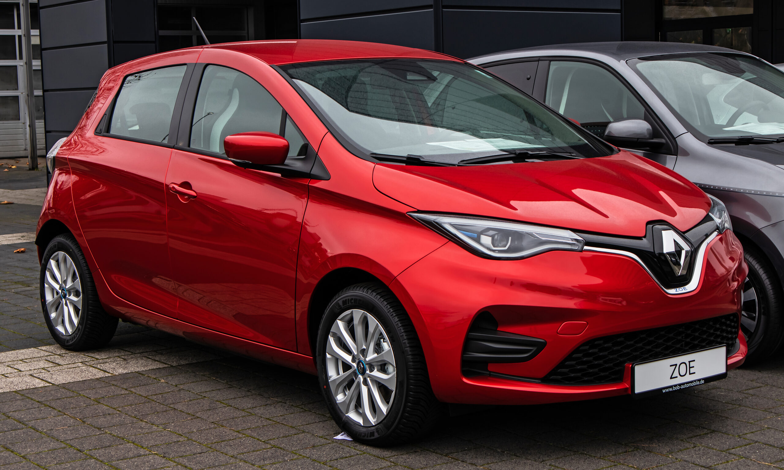 حكاية رينو.. ماس فرنسي صُقل بالحروب والسباقات والابتكار 31