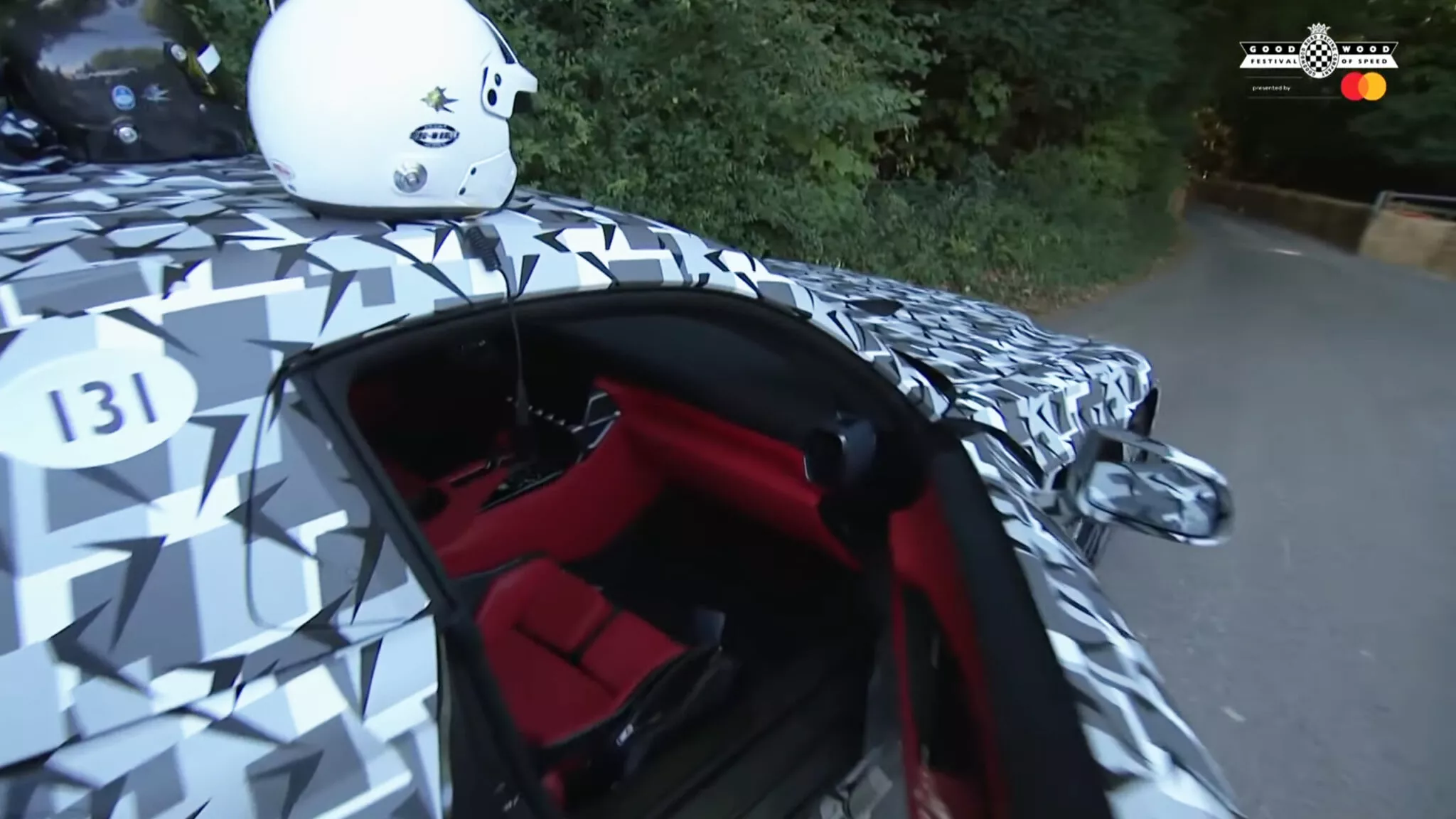 لكزس تكشف عن داخلية خليفة LFA الأسطورية لأول مرة في جودوود 1