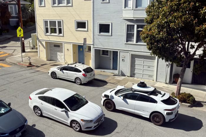 “تقارير المربع” هل سنودع سائقي اوبر؟ الروبوتاكسي تبدأ الانتشار وتغير مستقبل التنقل في العالم “تقارير المربع” هل سنودع سائقي اوبر؟ الروبوتاكسي تبدأ الانتشار وتغير مستقبل التنقل في العالم 3