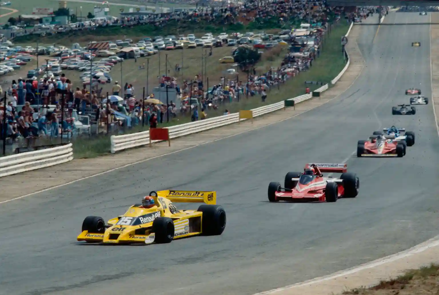 حكاية رينو.. ماس فرنسي صُقل بالحروب والسباقات والابتكار 24