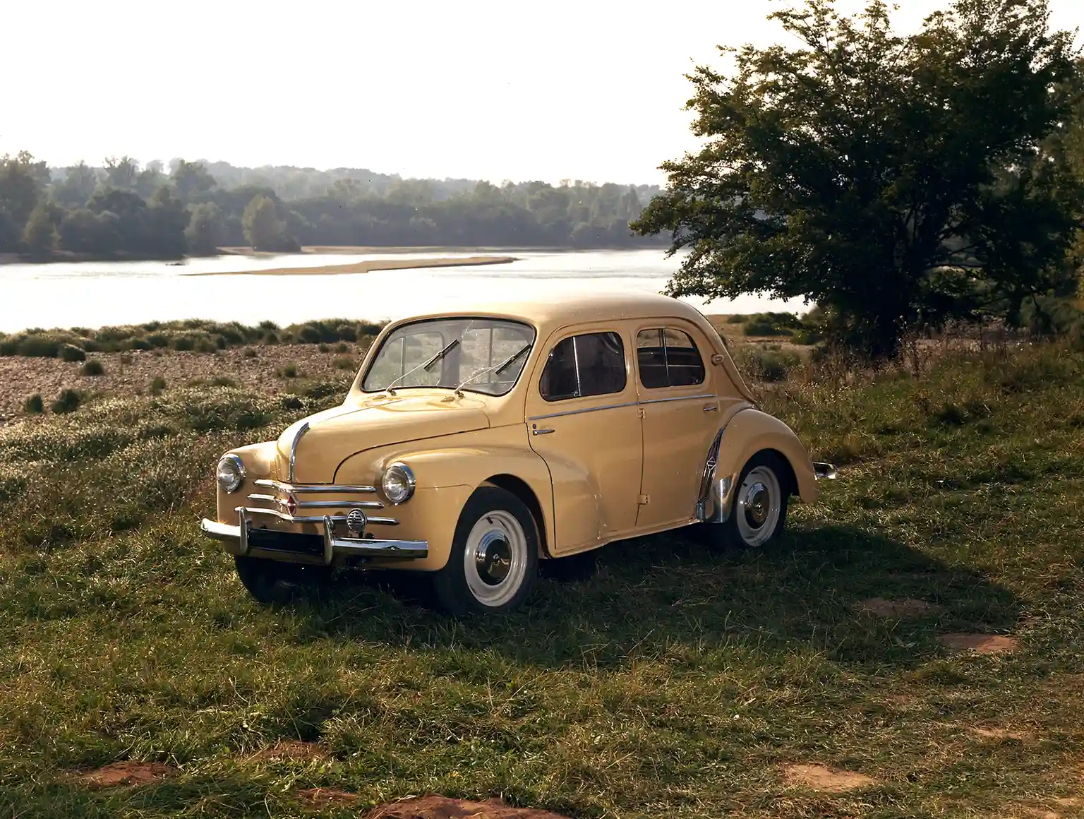 حكاية رينو.. ماس فرنسي صُقل بالحروب والسباقات والابتكار 17