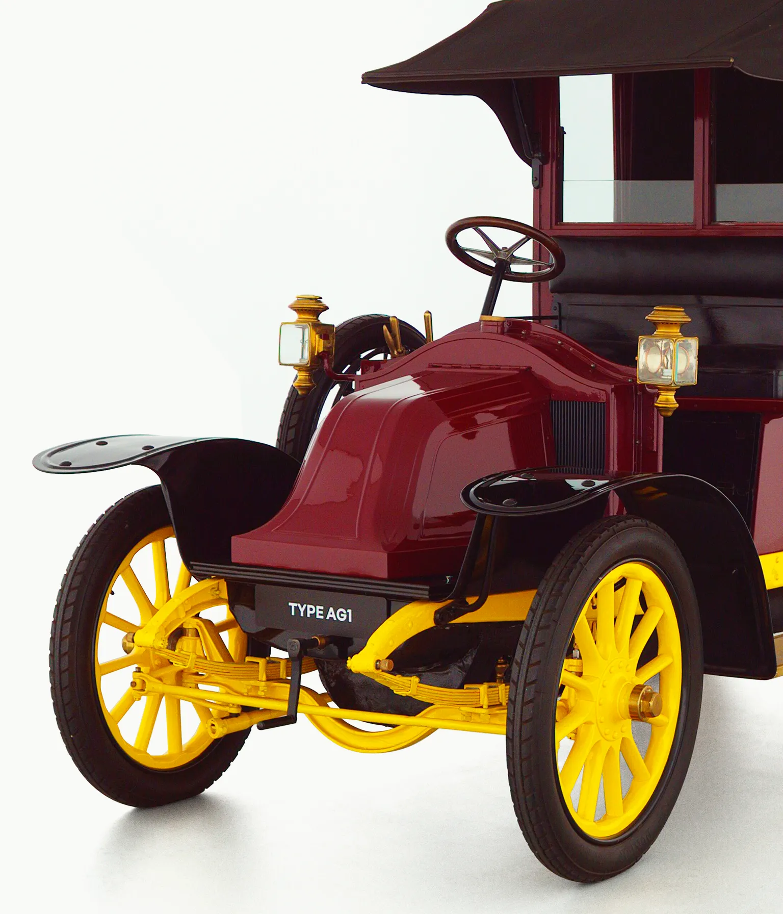 حكاية رينو.. ماس فرنسي صُقل بالحروب والسباقات والابتكار 4