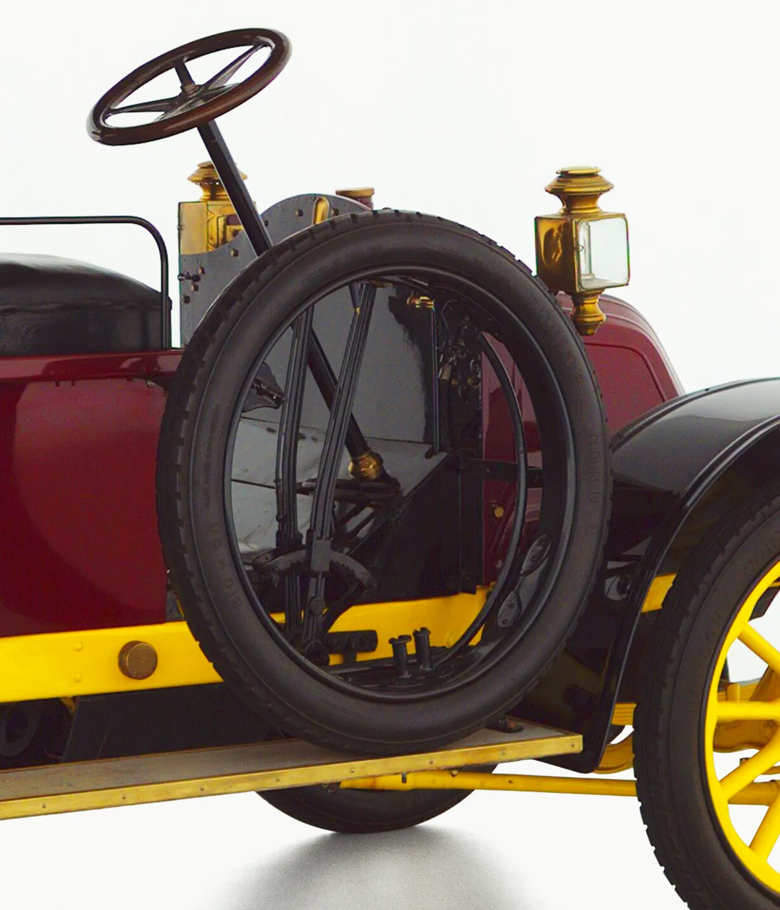 حكاية رينو.. ماس فرنسي صُقل بالحروب والسباقات والابتكار 5