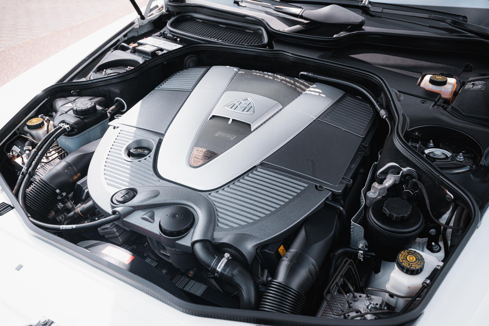 مايباخ 62 قصر ألماني فاخر يسير على عجلات.. وحكايات في عالم السيارات مايباخ 62 قصر ألماني فاخر يسير على عجلات.. وحكايات في عالم السيارات 31