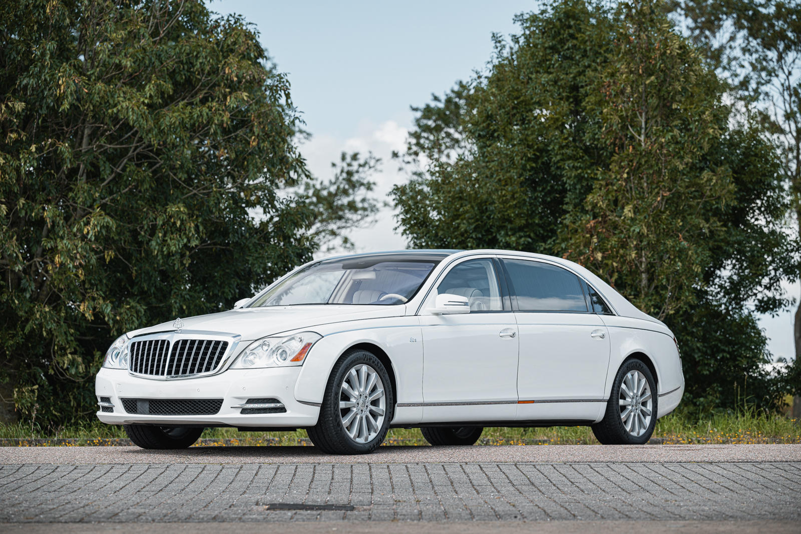 مايباخ 62 قصر ألماني فاخر يسير على عجلات.. وحكايات في عالم السيارات مايباخ 62 قصر ألماني فاخر يسير على عجلات.. وحكايات في عالم السيارات 17