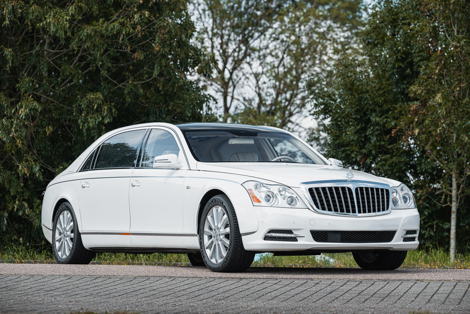 مايباخ 62 قصر ألماني فاخر يسير على عجلات.. وحكايات في عالم السيارات مايباخ 62 قصر ألماني فاخر يسير على عجلات.. وحكايات في عالم السيارات 18