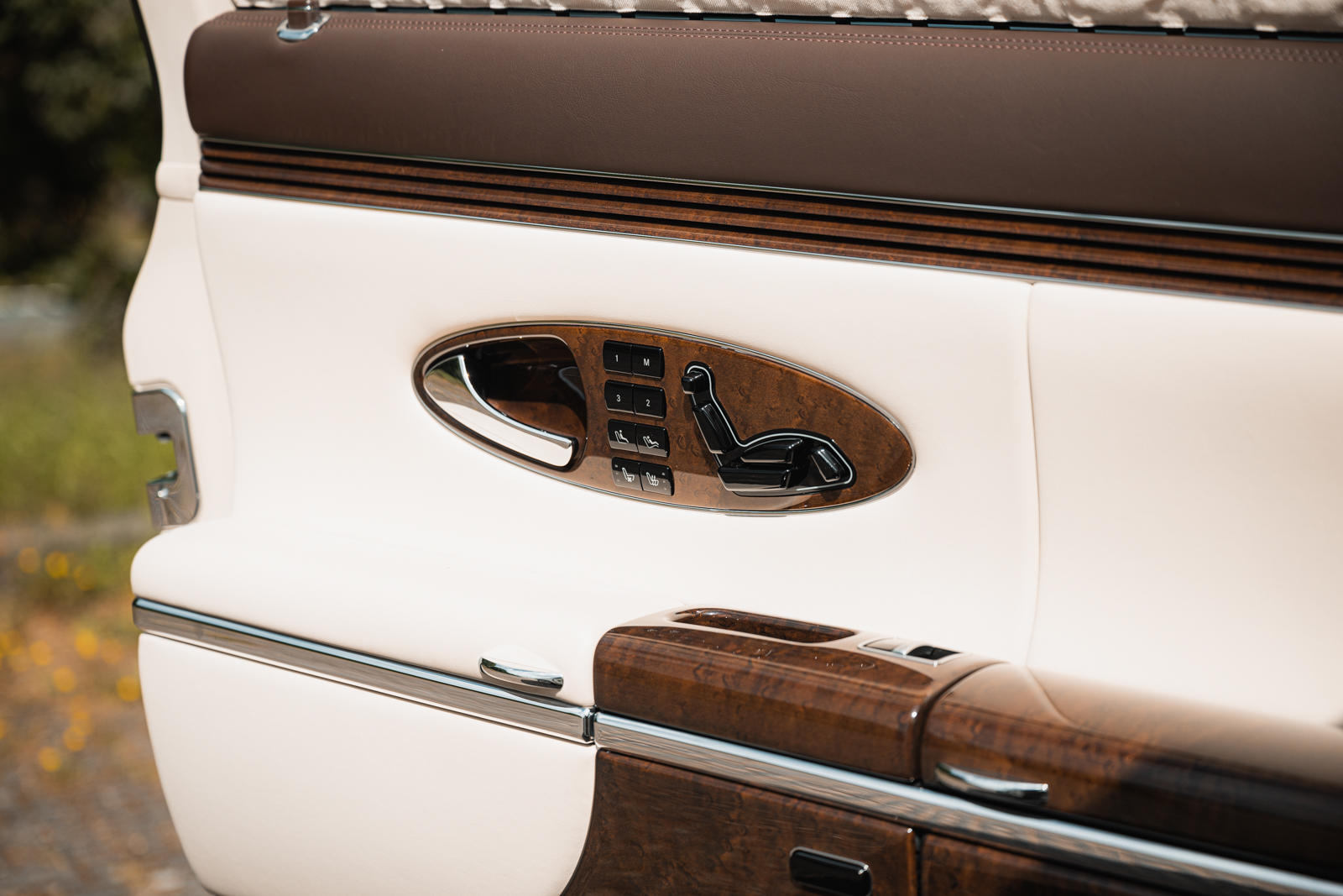 مايباخ 62 قصر ألماني فاخر يسير على عجلات.. وحكايات في عالم السيارات مايباخ 62 قصر ألماني فاخر يسير على عجلات.. وحكايات في عالم السيارات 22