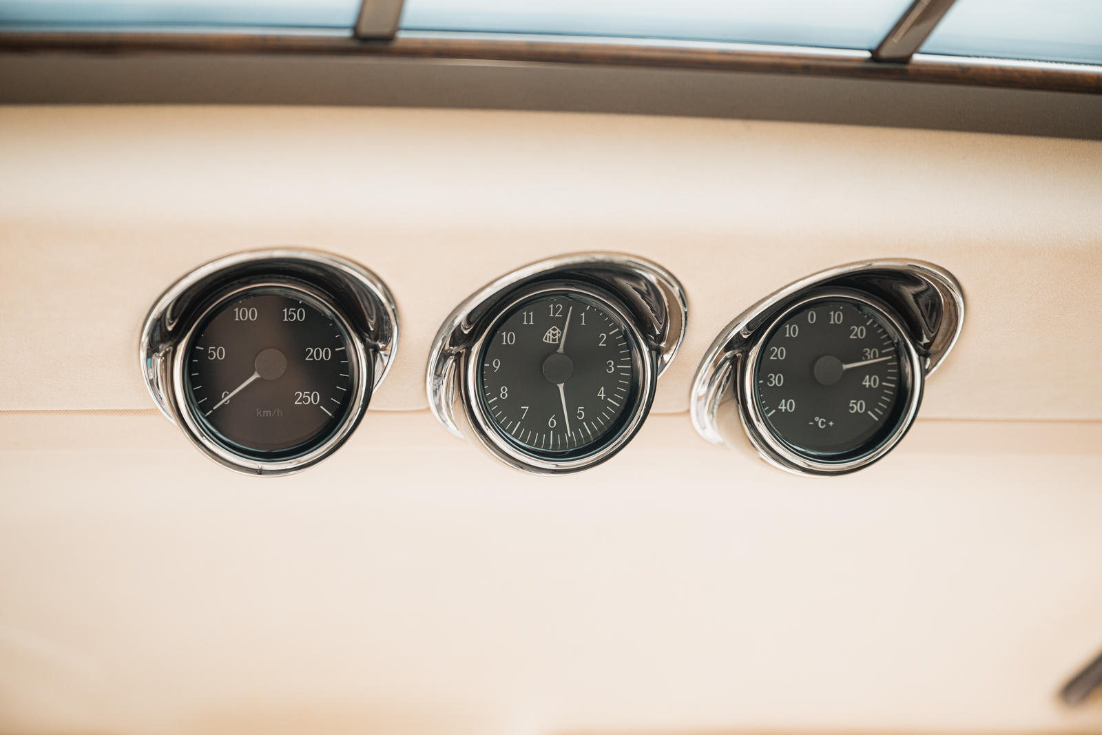 مايباخ 62 قصر ألماني فاخر يسير على عجلات.. وحكايات في عالم السيارات مايباخ 62 قصر ألماني فاخر يسير على عجلات.. وحكايات في عالم السيارات 34