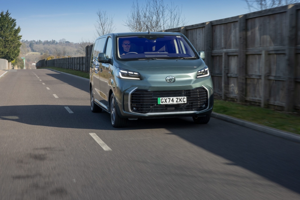 تويوتا-برو-ايس-فيرسو-المربع-نت-19