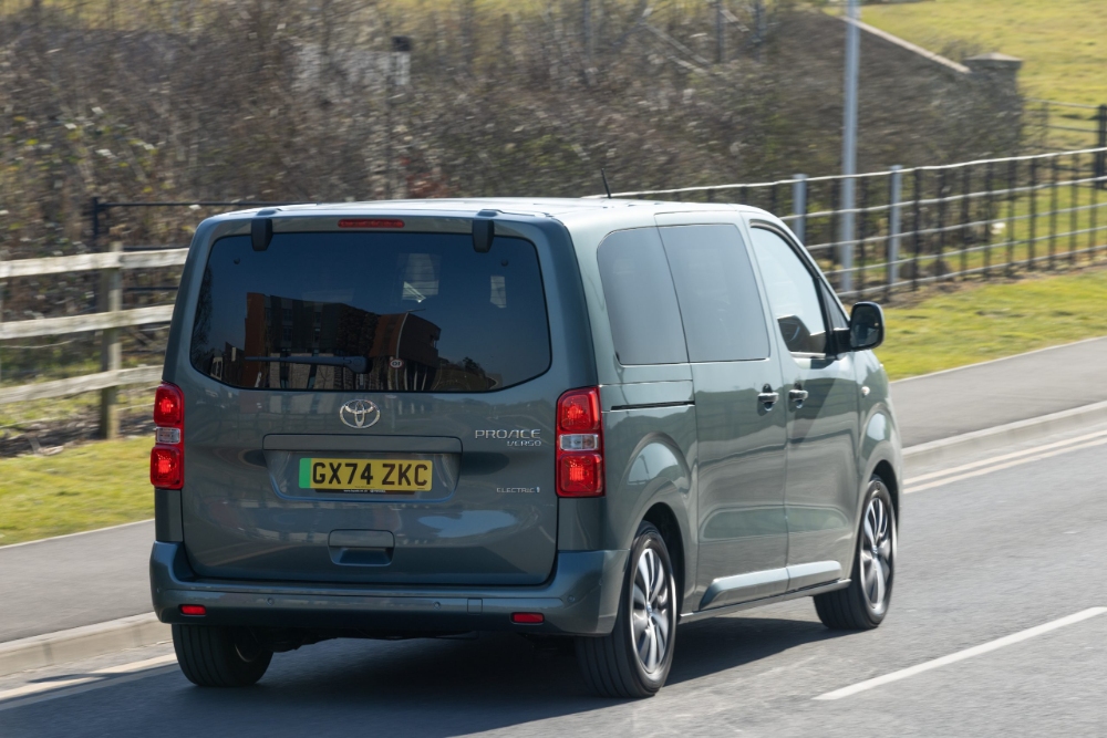 تويوتا-برو-ايس-فيرسو-المربع-نت-23