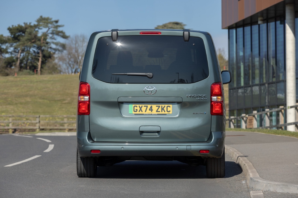 تويوتا-برو-ايس-فيرسو-المربع-نت-67