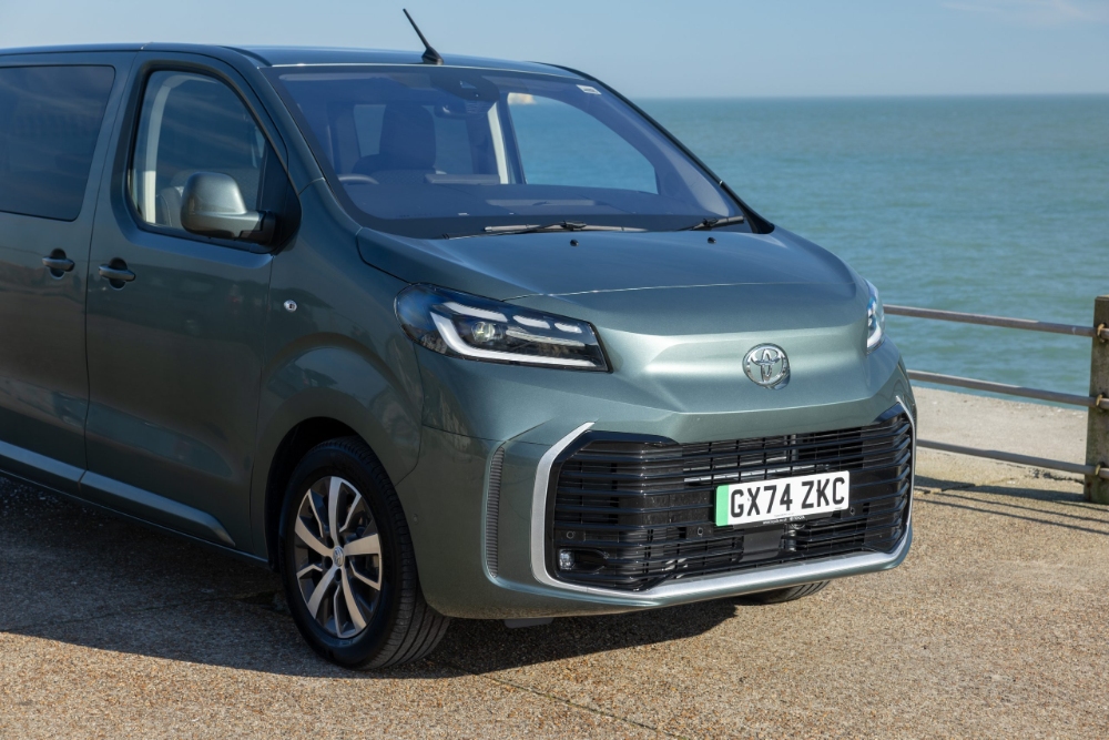 تويوتا-برو-ايس-فيرسو-المربع-نت-8