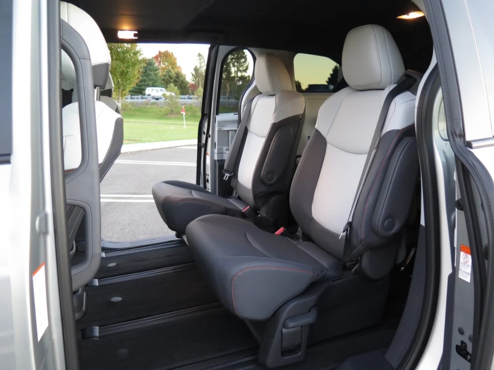 تويوتا-سيينا-المربع-نت-27-2