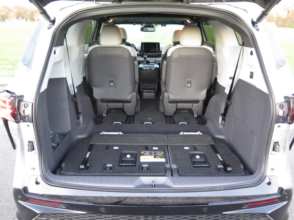 تويوتا-سيينا-المربع-نت-40