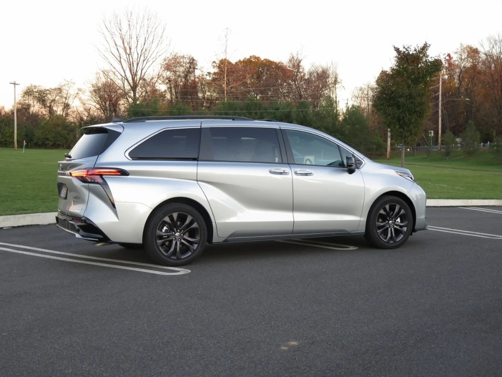 تويوتا-سيينا-المربع-نت-42