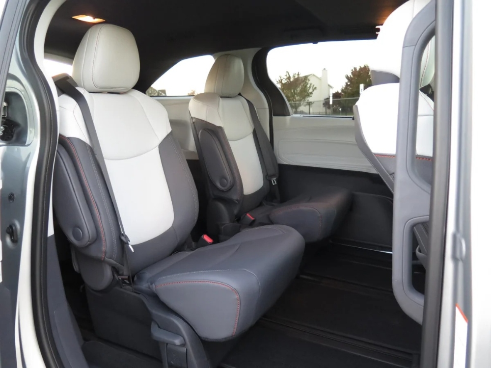 تويوتا-سيينا-المربع-نت-90