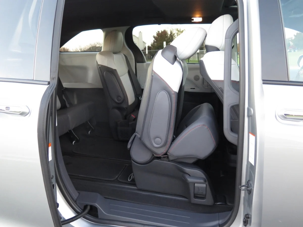 تويوتا-سيينا-المربع-نت-91