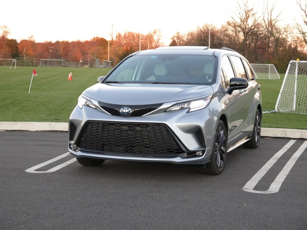 تويوتا-سيينا-المربع-نت-92