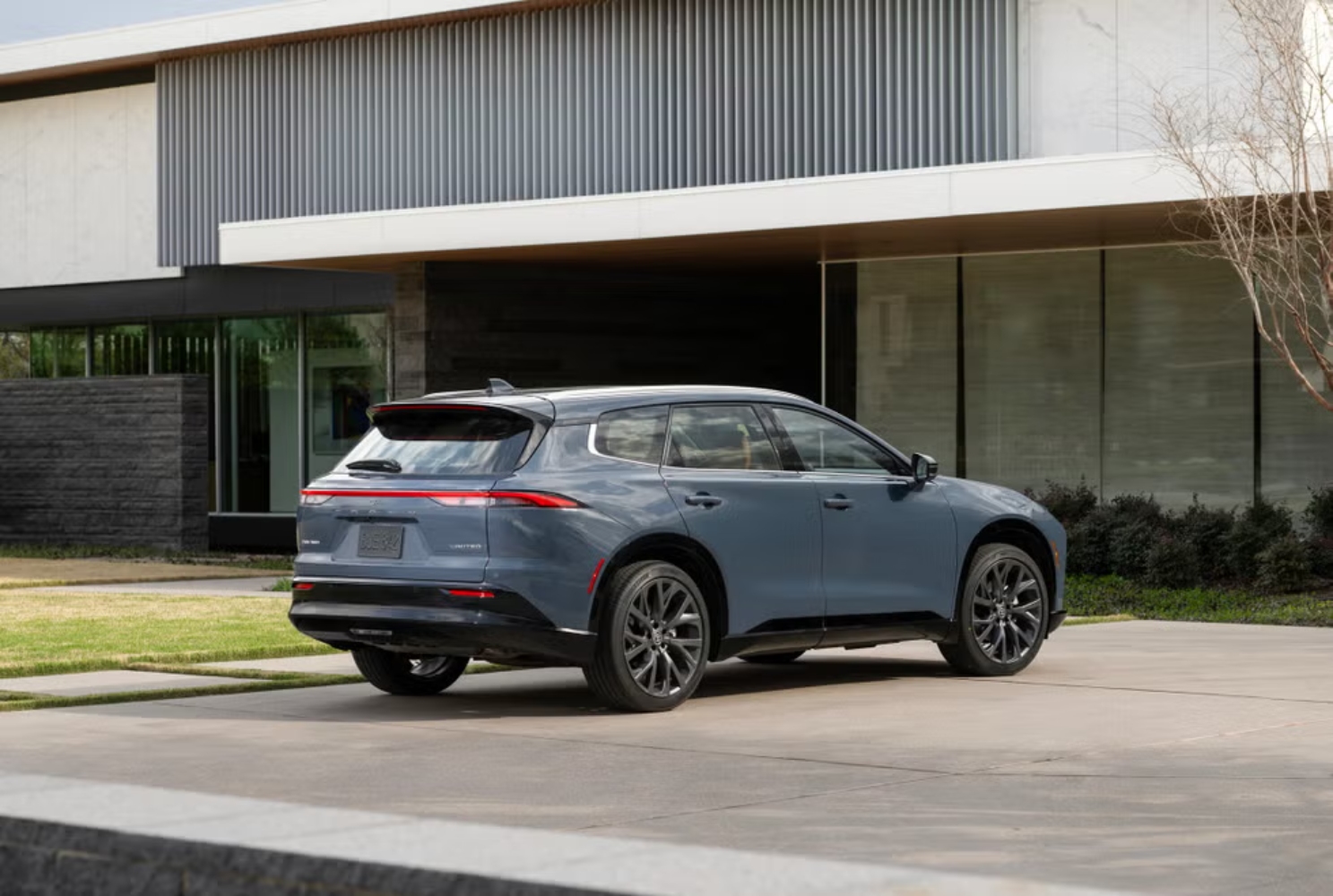 تويوتا-كراون-سيجنيا-المربع-نت-1