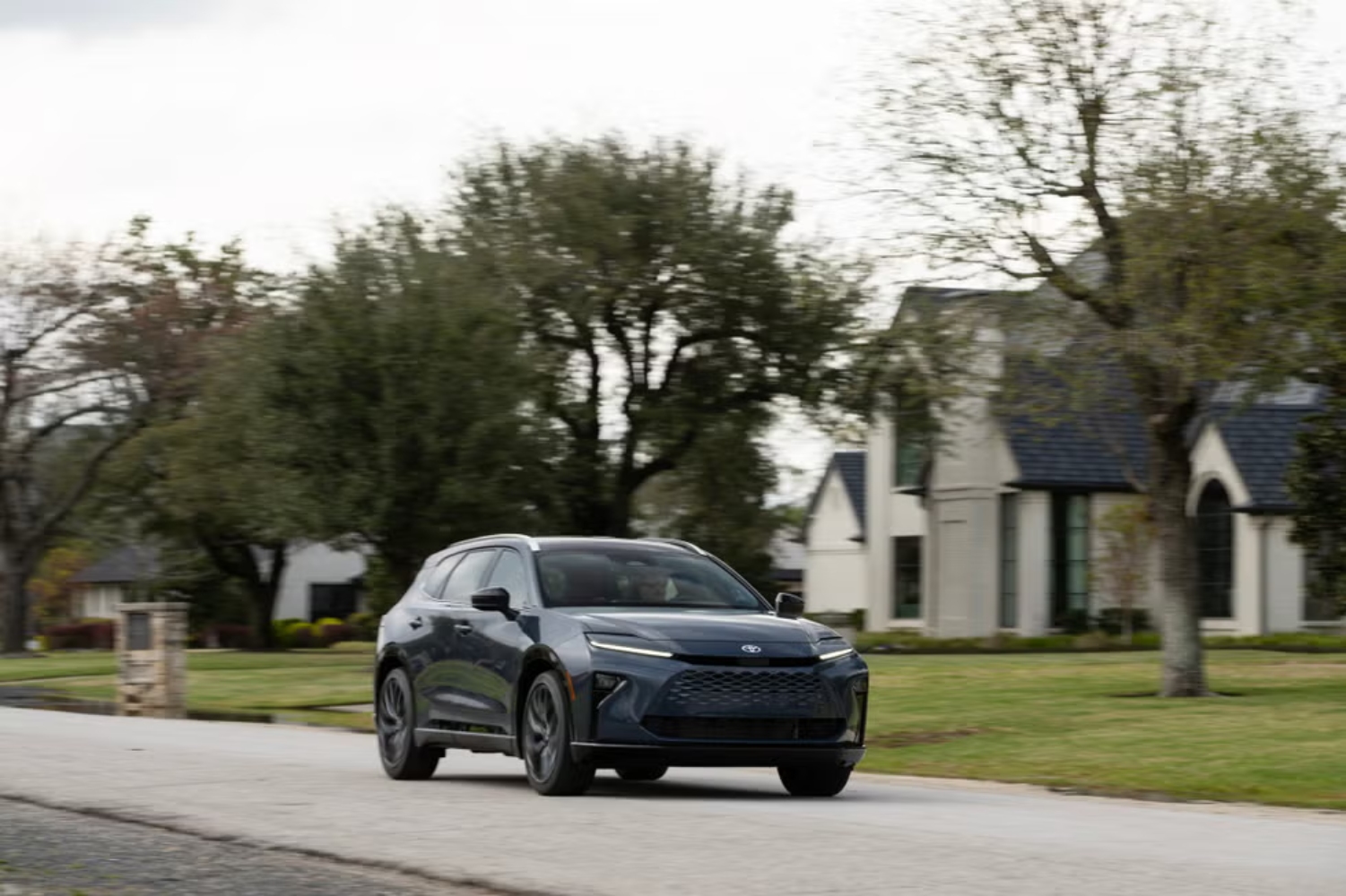 تويوتا-كراون-سيجنيا-المربع-نت-12