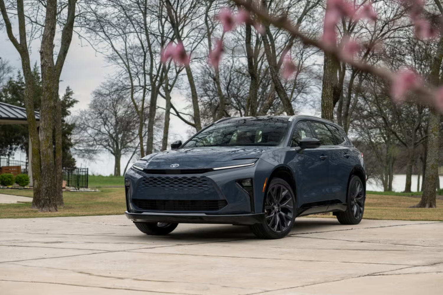 تويوتا-كراون-سيجنيا-المربع-نت-2