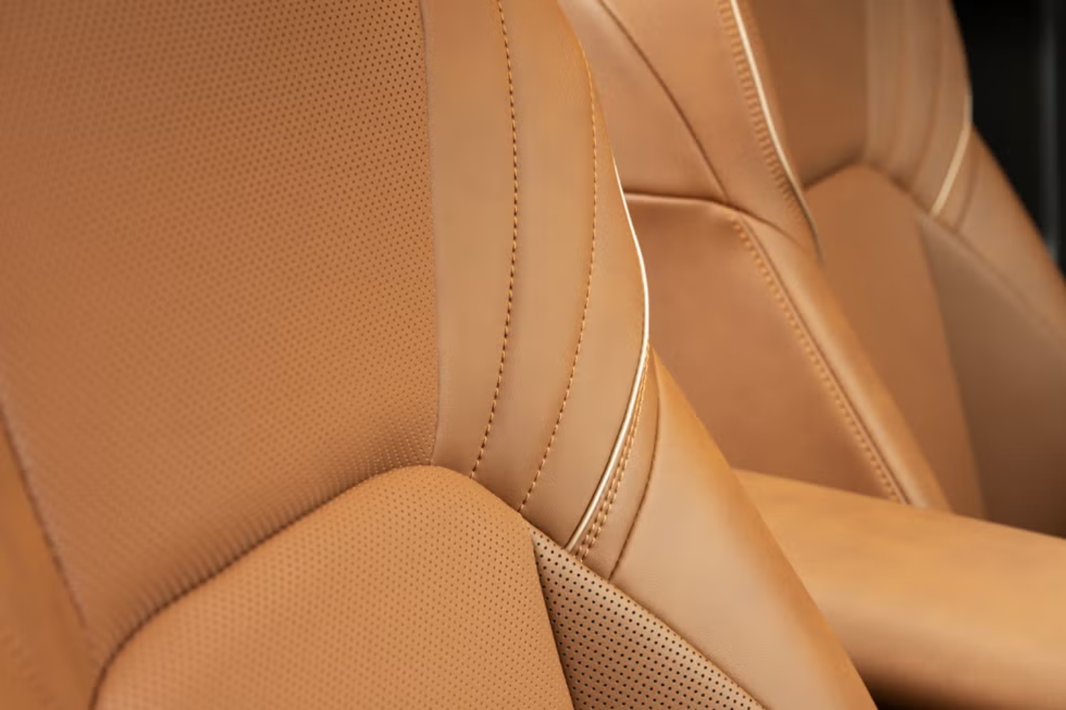 تويوتا-كراون-سيجنيا-المربع-نت-21