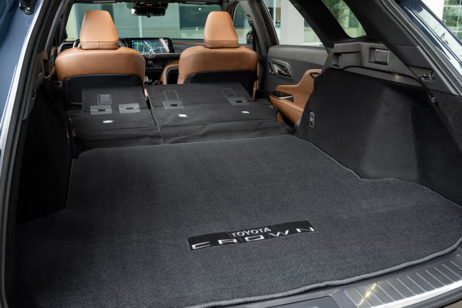 تويوتا-كراون-سيجنيا-المربع-نت-24