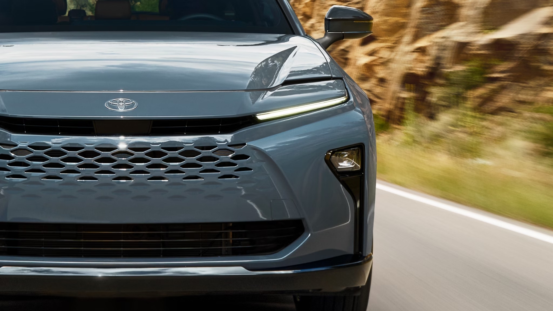 تويوتا-كراون-سيجنيا-المربع-نت-29