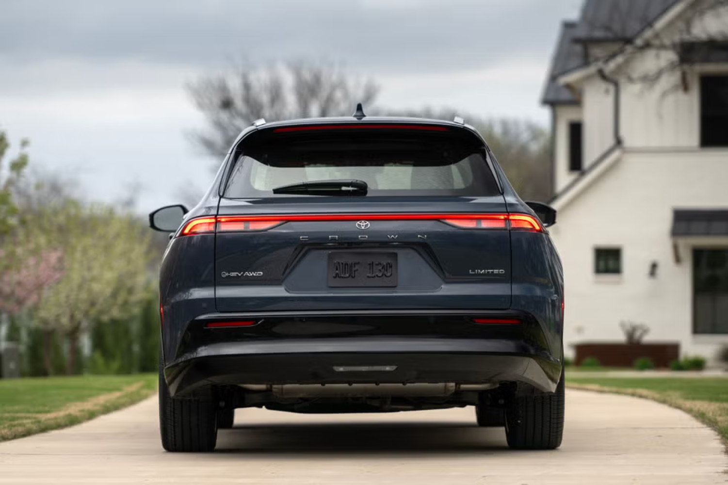 تويوتا-كراون-سيجنيا-المربع-نت-3