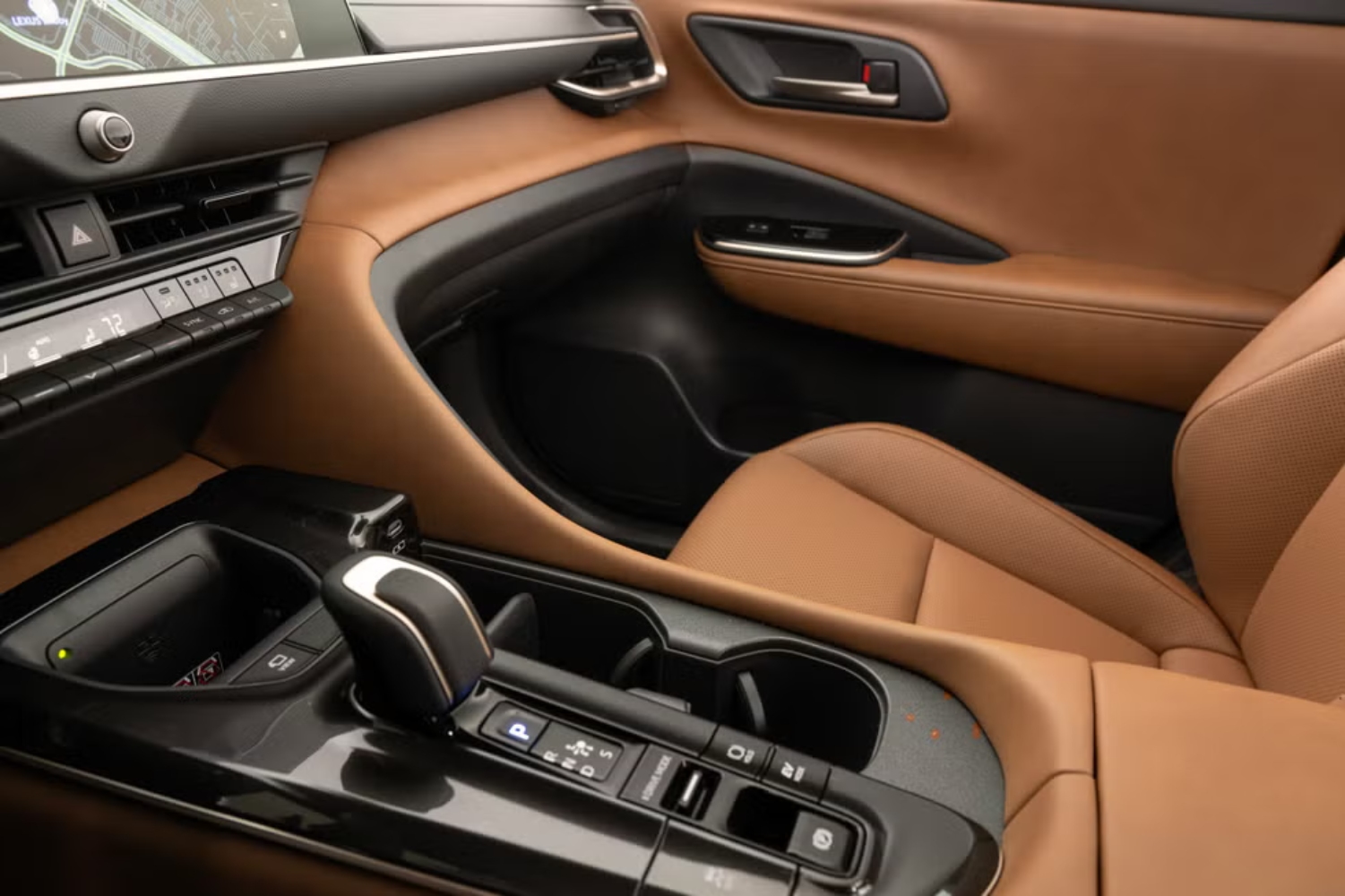 تويوتا-كراون-سيجنيا-المربع-نت-45