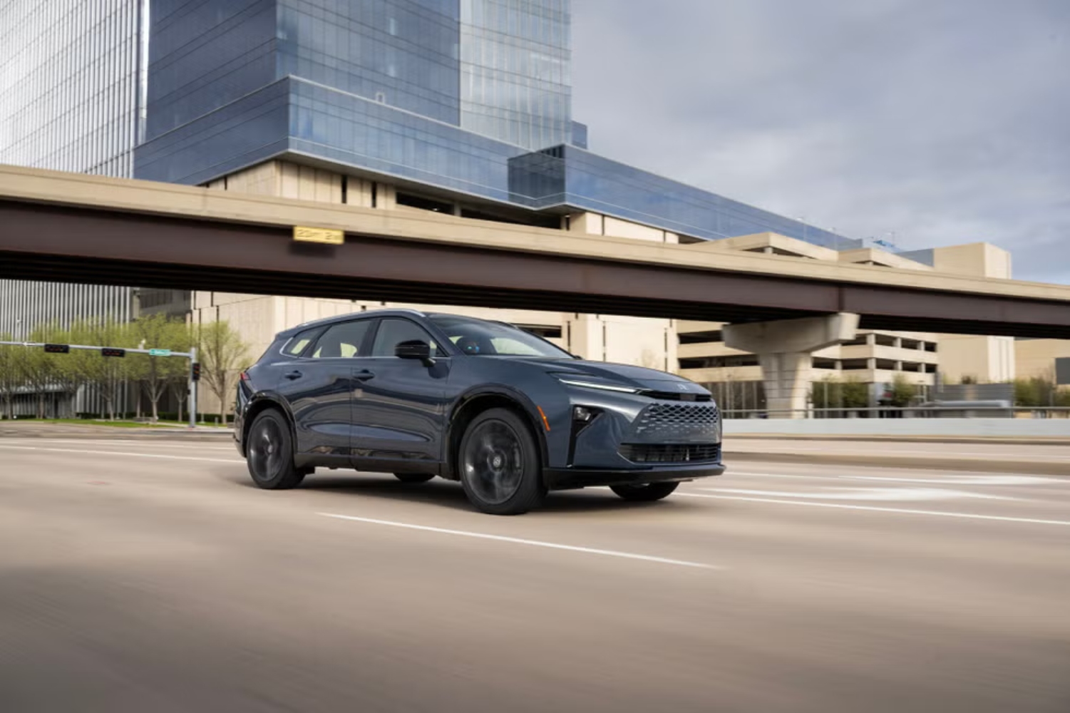 تويوتا-كراون-سيجنيا-المربع-نت-6