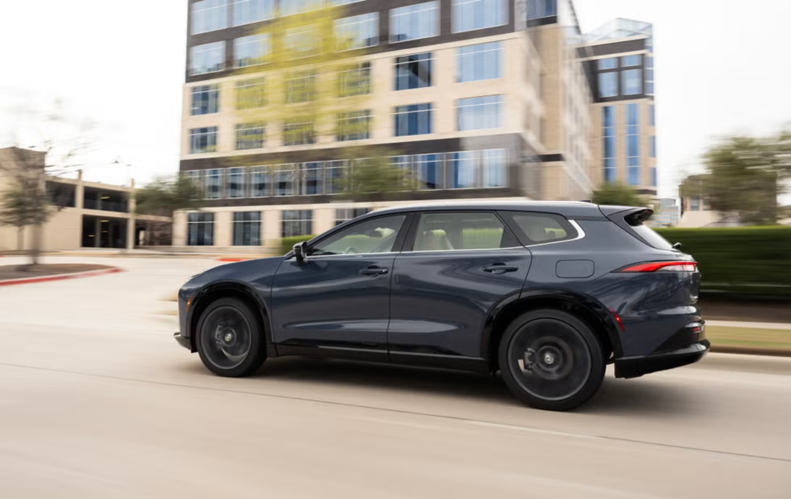 تويوتا-كراون-سيجنيا-المربع-نت-8