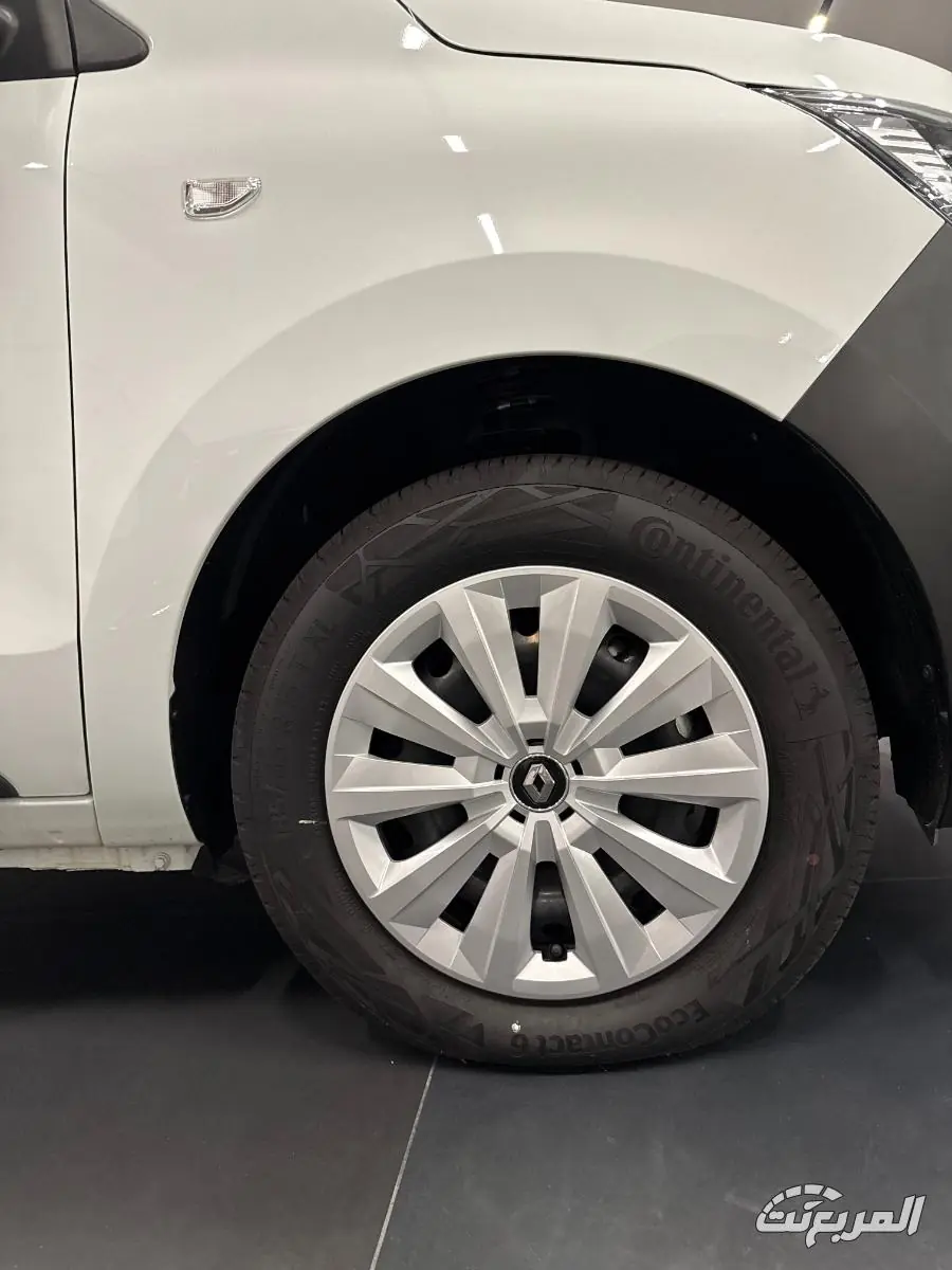 رينو اكسبريس 2025 13