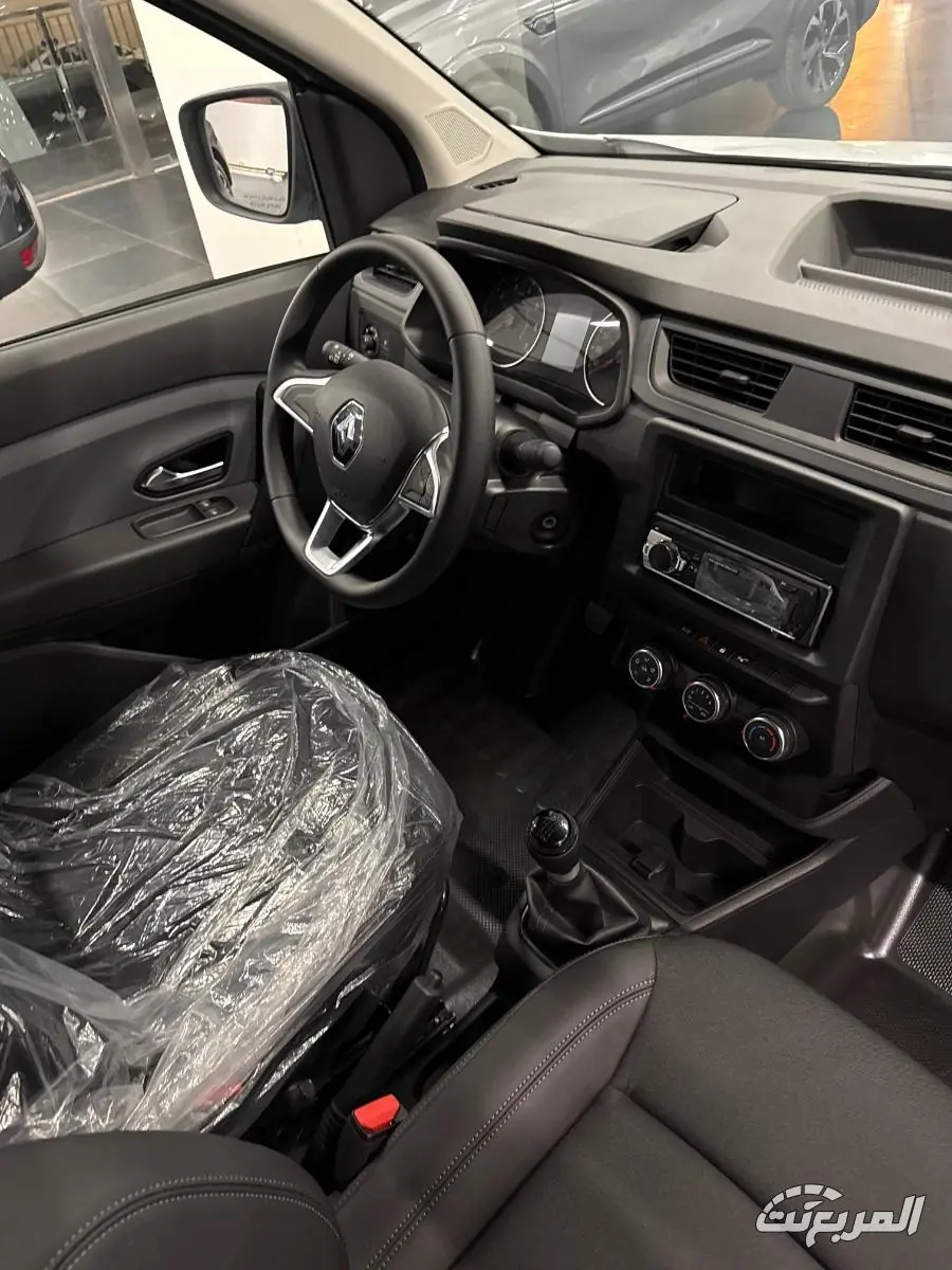 رينو اكسبريس 2025 8