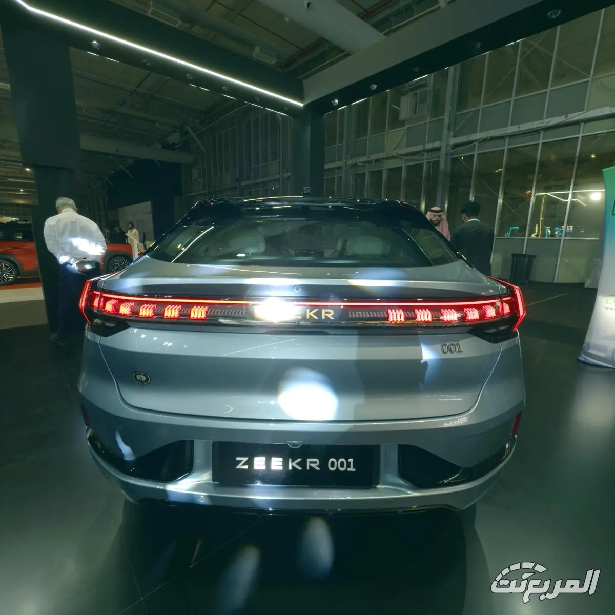 زيكر 001 2025 شوتينج بريك كهربائية فاخرة تتحدى الكبار بسعر منافس زيكر 001 2025 4