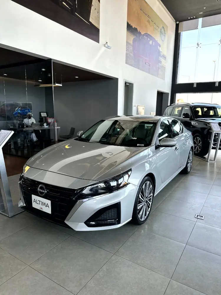 سيارات فخمة نيسان ألتيما 5