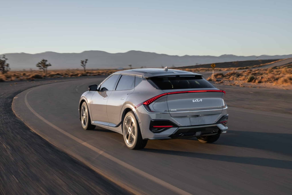 سعر كيا EV6 في السعودية