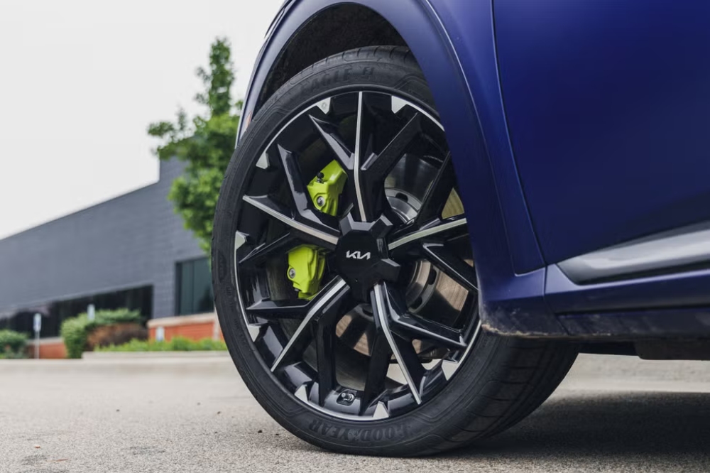 كم سعر كيا EV6 في السعودية 2025؟ اكتشف مواصفاتها وأهم مميزاتها 6