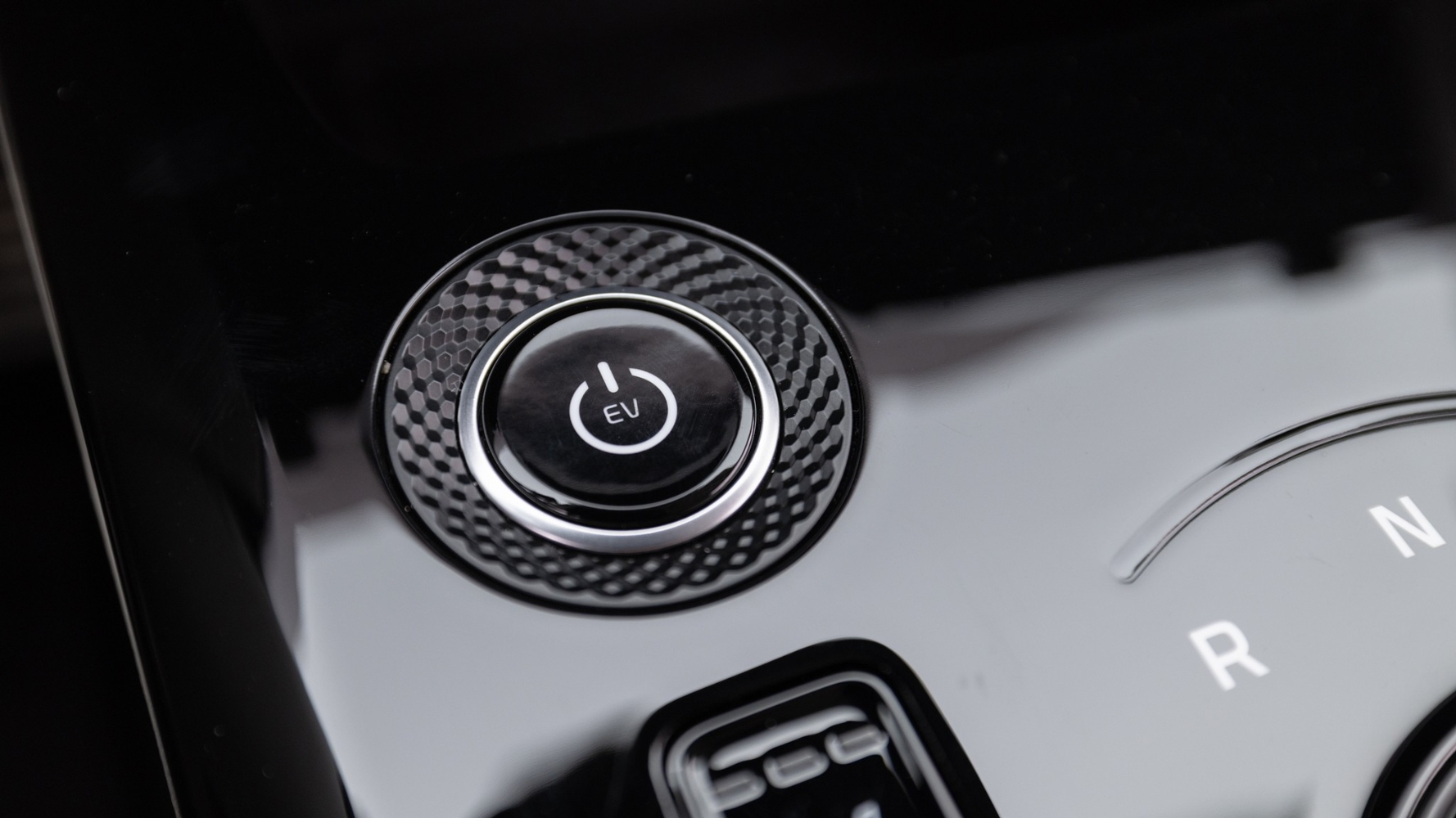 كيا-نيرو-الكهربائية-المربع-نت-38-2