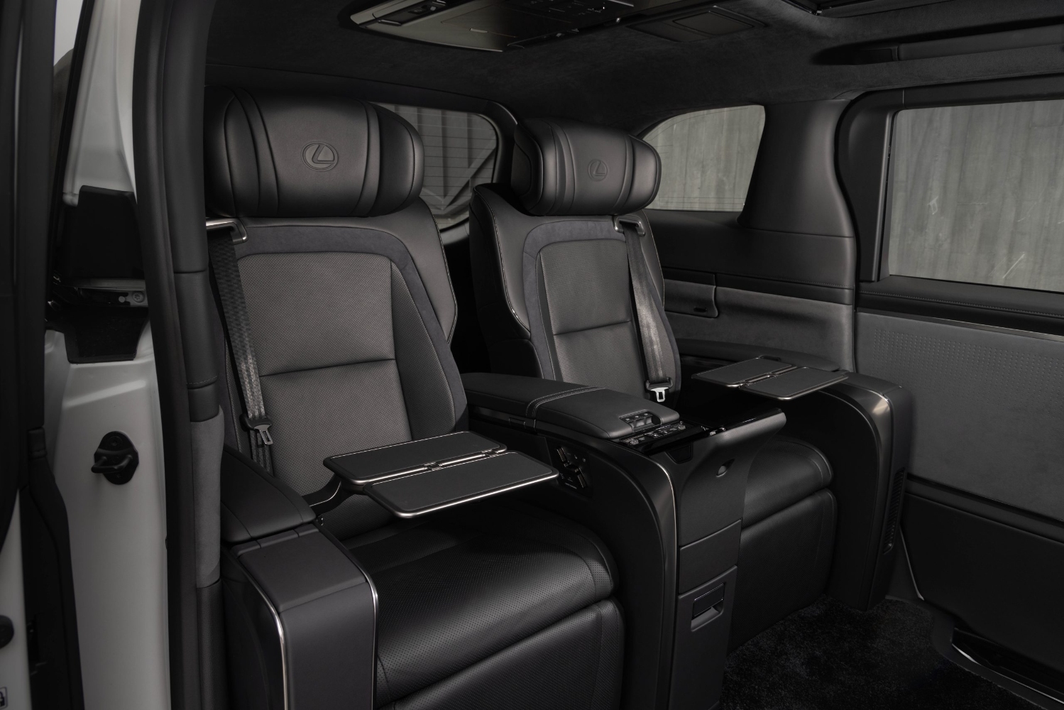 لكزس-lm-المربع-نت-16