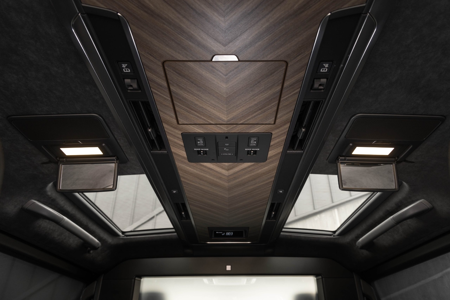 لكزس-lm-المربع-نت-22