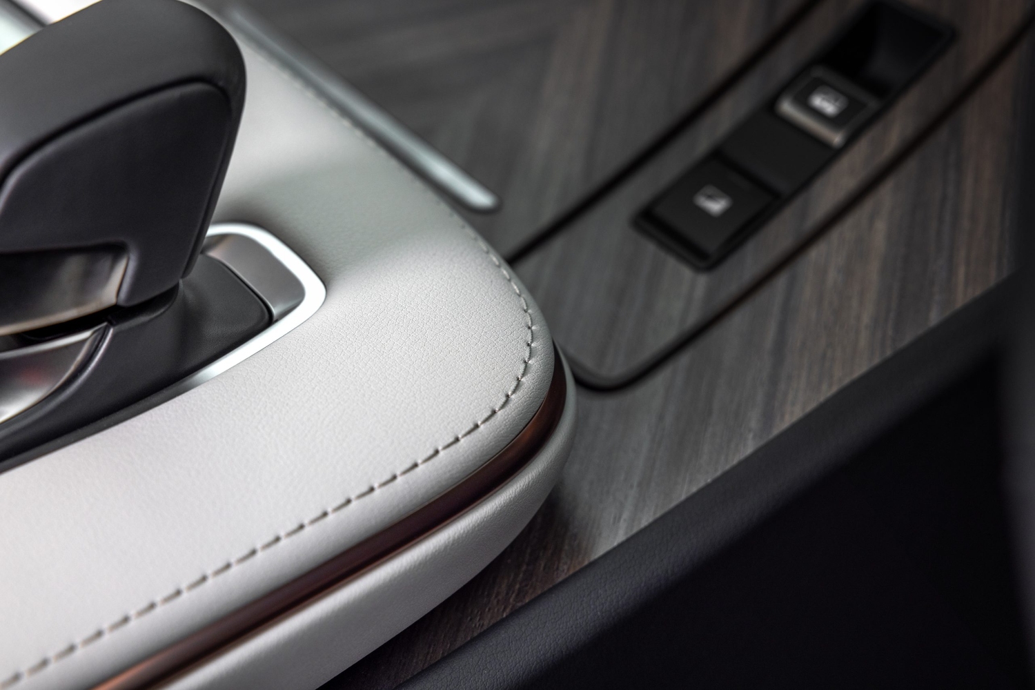 لكزس-lm-المربع-نت-53