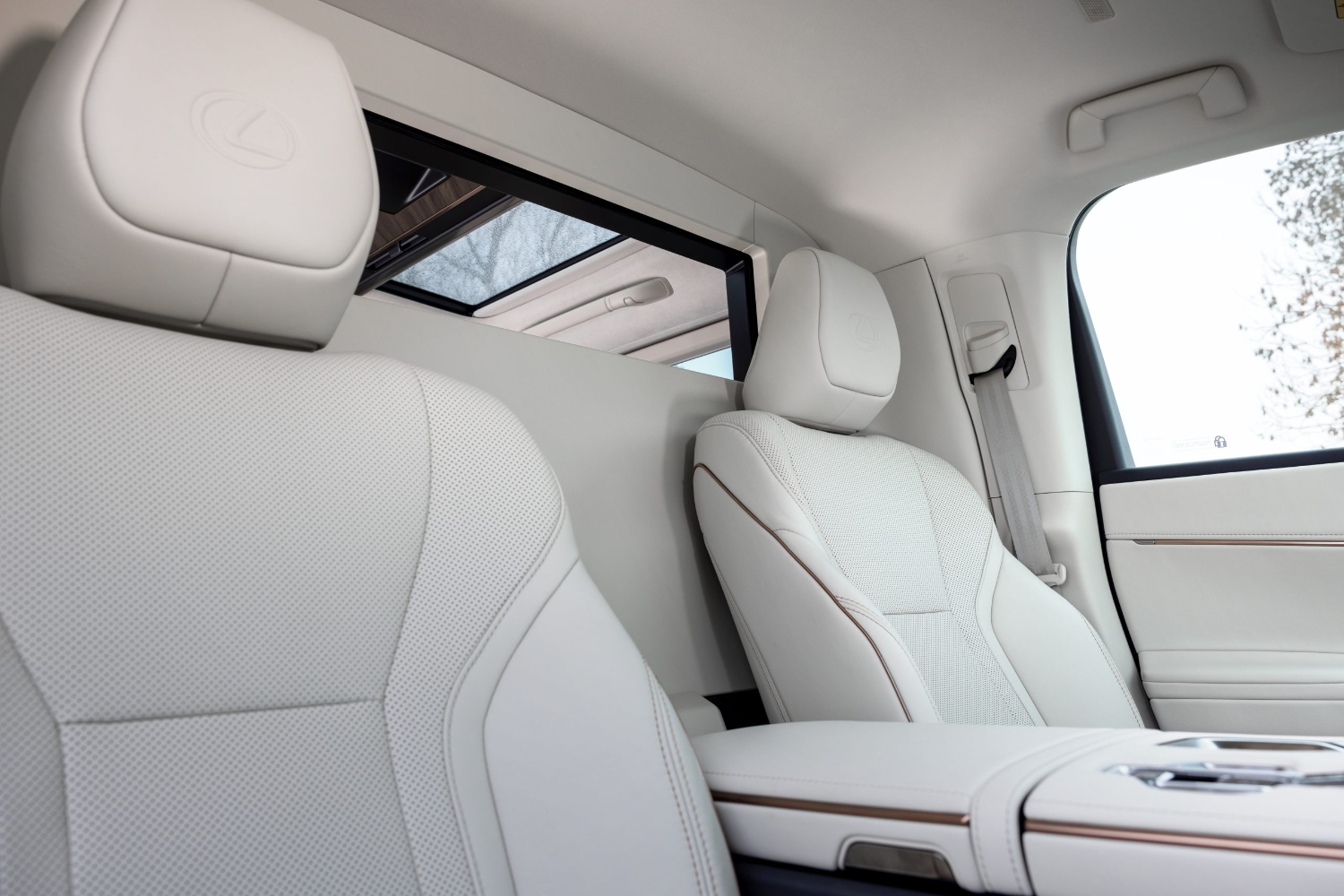 لكزس-lm-المربع-نت-57