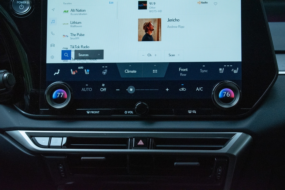 لكزس-rx-phev-المربع-نت-10-2